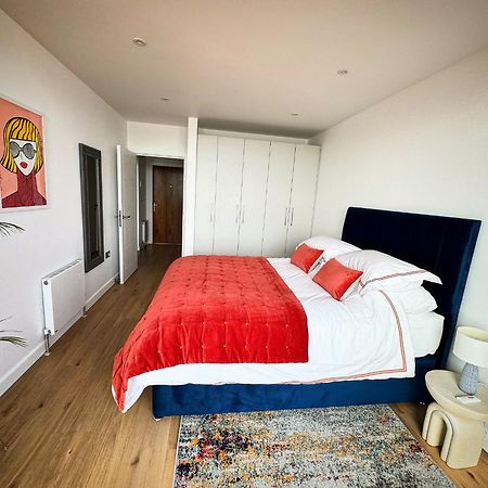 Stunning Beach Front Apartment With Sea Views, Free Parking & Balcony Ramsgate Exterior photo