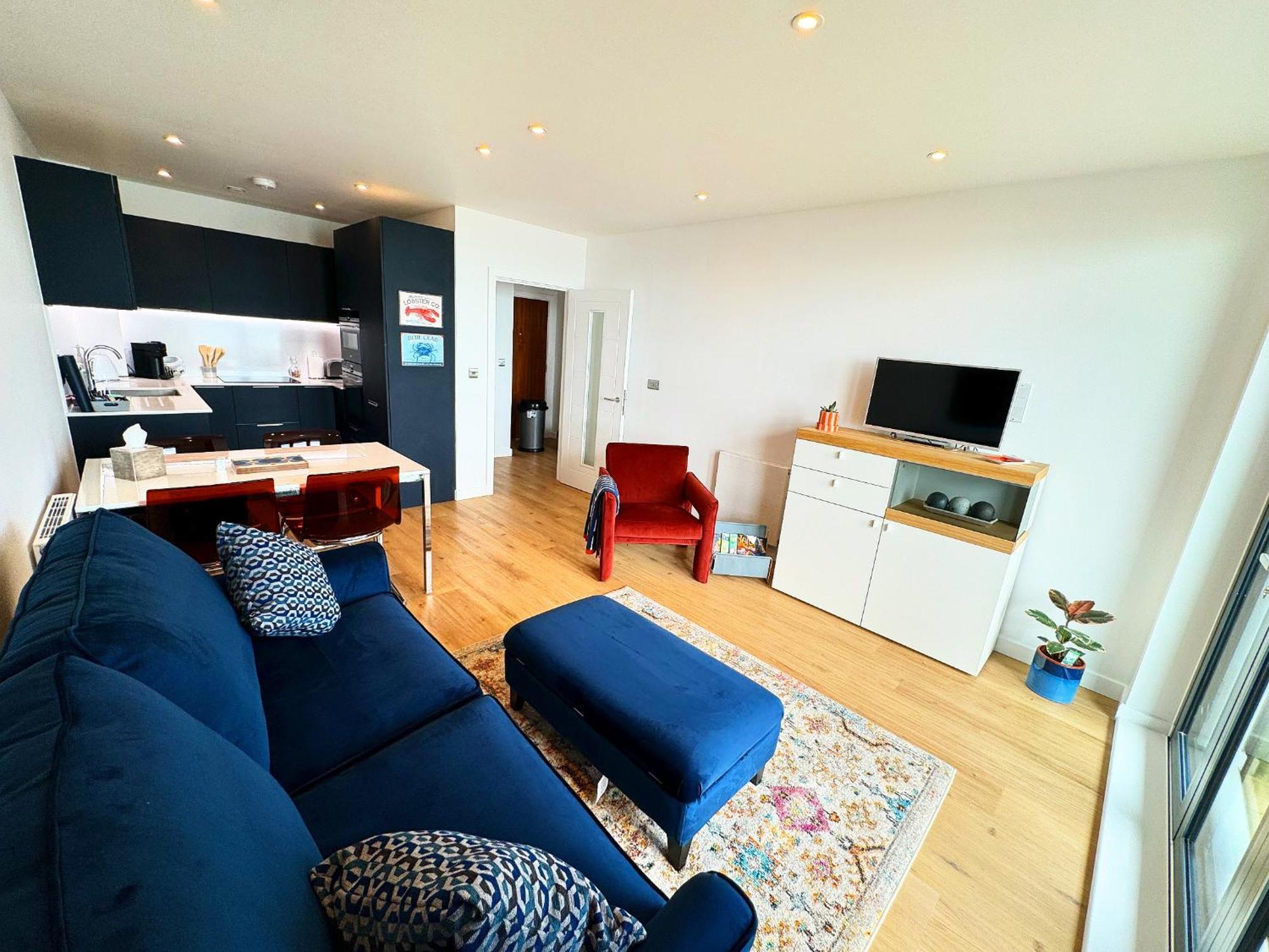 Stunning Beach Front Apartment With Sea Views, Free Parking & Balcony Ramsgate Exterior photo